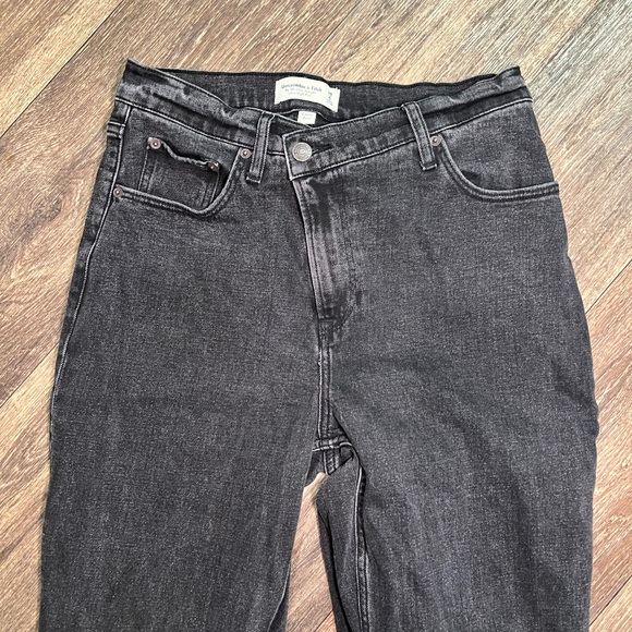 The 90s Slim Straight Ultra High Rise Black Jeans Abercrombie & Fitch - Picture 7 of 7
